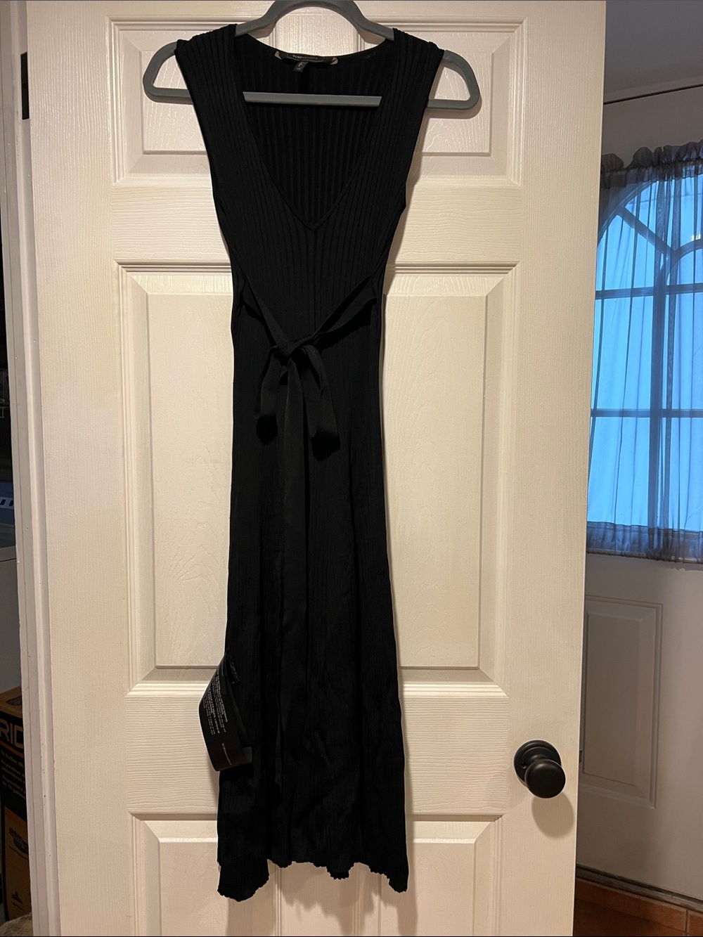 NWT BCBGMAXAZRIA Sleeveless Black V-Neck Knit Maxi Dress Waist Tie XS